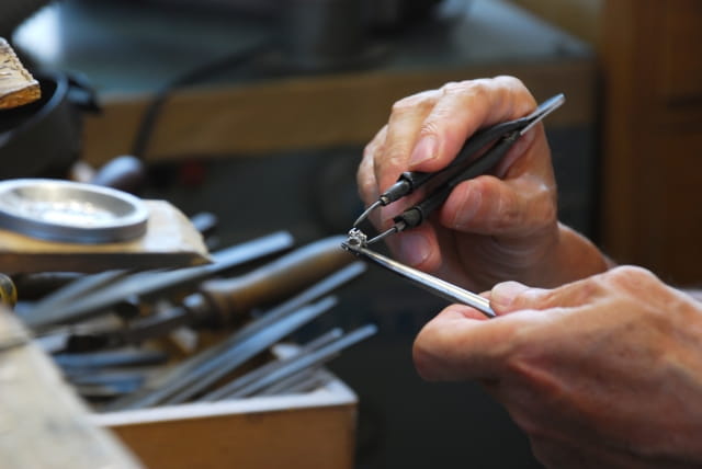 加工をする様子