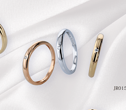 ゴールドチェーンのメモリアルペンダント