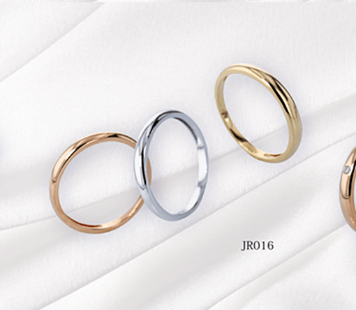 ゴールドチェーンのメモリアルペンダント